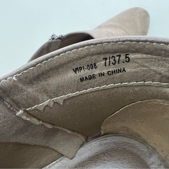 Chinese Laundry Brown Suede Ankle Edge Bootie Women’s Size 7 - Picture 5 of 10